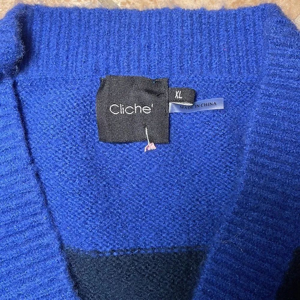 Sweater - Picture 2 of 4